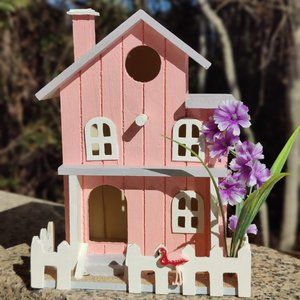 Beach cottage birdhouse